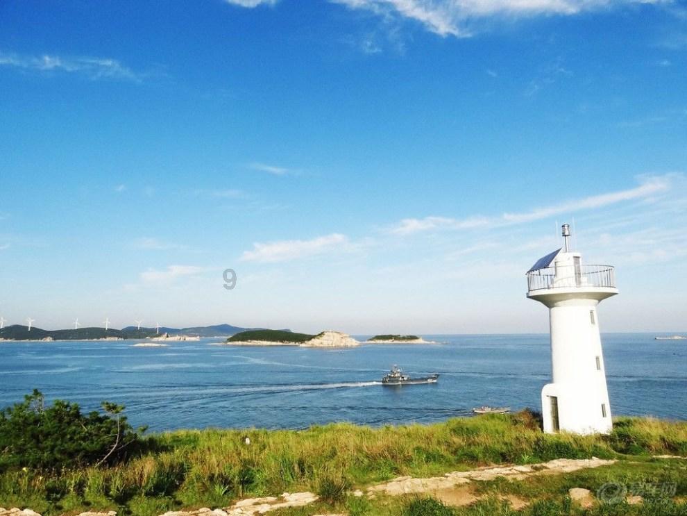 趁雪追肥 西安开展冬小麦田间管理促夏粮丰收